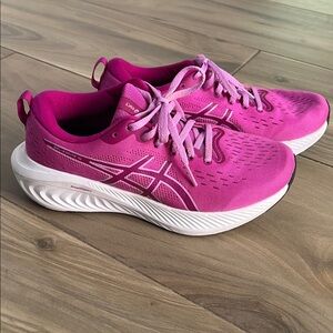 ASICS women’s Gel-excite 10 size 7.5